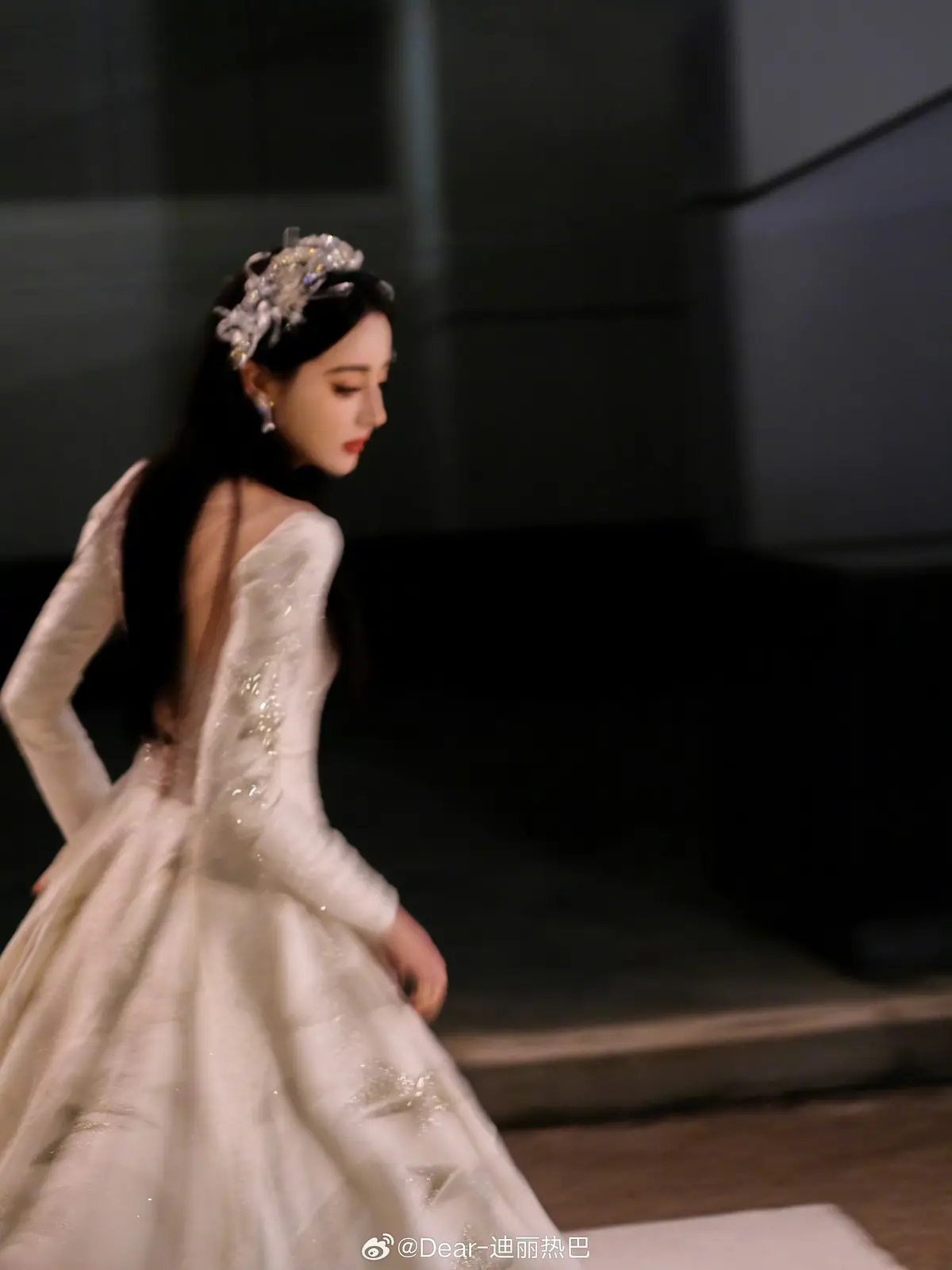 2025法国剧情片《异国女郎在巴黎》4K画质-双语免费中字在线看-异国女郎巴黎爱情故事HD版