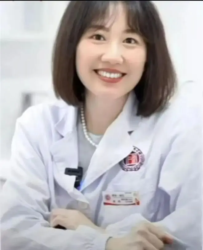 湖南医界惊天秘闻完整版-女医师17分钟揭露名医曾琦祖雄兵-湖南人民医院眼科主任私情视频-高清资源全网疯传