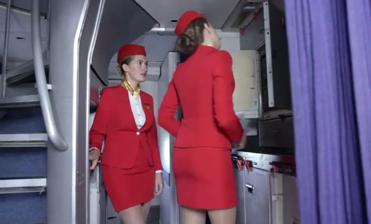 《法国空姐2019(多塞尔航空)》无删减版 - 法国空姐电影全集 - 1080P高清免费在线观看