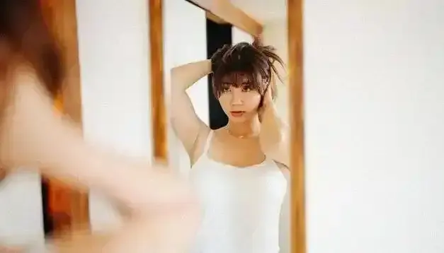 《网络吴梦梦》高清无删减MV全集-第三季在线观看台湾MV4K版-清纯女神多面魅力精彩呈现