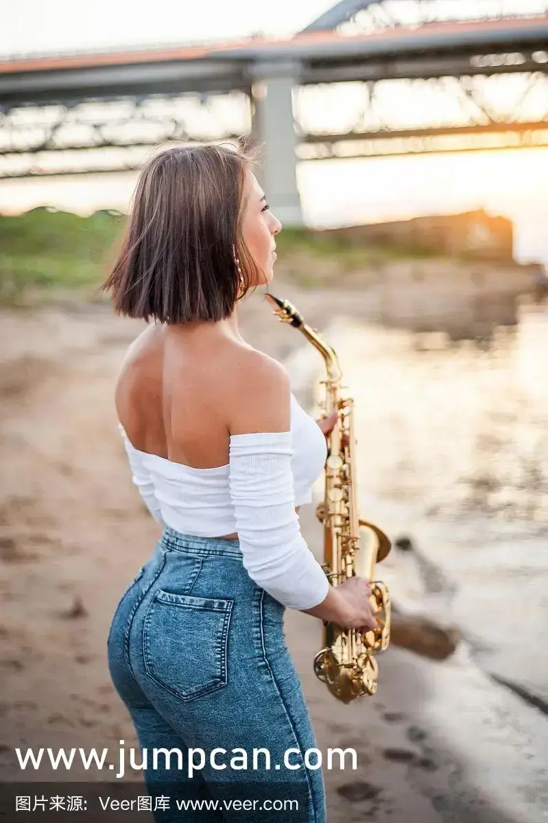 美丽小蜜桃3:探寻高清免费完整版-网盘资源在线观看未删减-美国法国电影中文版全集-女警护士空姐剧情1080P画质