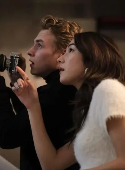 《偷窥者2021》1080P高清完整版免费观看-美国电影偷窥者2021无删减版HD画质在线播放-无广告全网同步