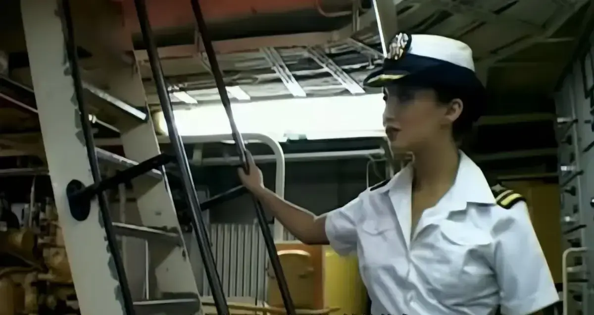 《军舰上的女兵》1080P高清完整版在线观看-军舰上的女兵全集免费播放-卡楚米主演无删减资源