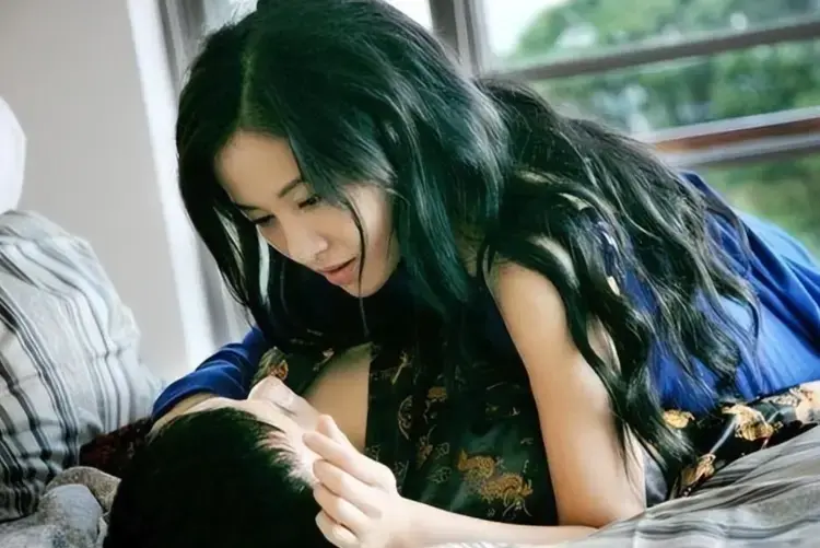 韩国电影《嫂嫂情事》未删减版在线观看-《嫂嫂情事》高清完整版免费播放-1080P高清画质无广告
